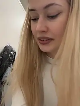 Snapshot of blonde_exe chatting on 12, 2, 2026 blonde exe online show from 12, 2, 2026