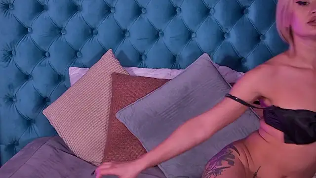 Snapshot of NayaBliss chatting on 8, 3, 2026 NayaBliss online show from 8, 3, 2026