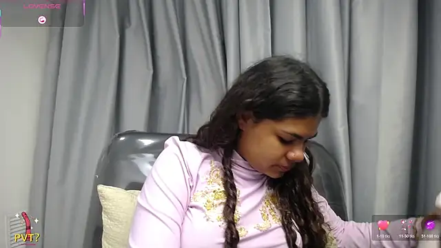 yaazhinii online show from 4, 5, 2026