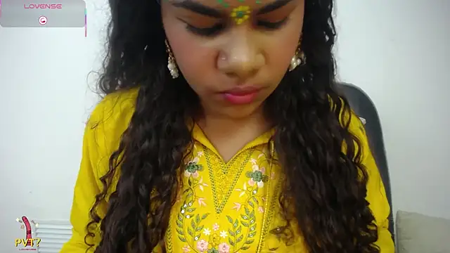 Snapshot of yaazhinii chatting on 20, 5, 2026 yaazhinii online show from 20, 5, 2026
