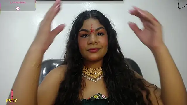 Snapshot of yaazhinii chatting on 22, 5, 2026 yaazhinii online show from 22, 5, 2026