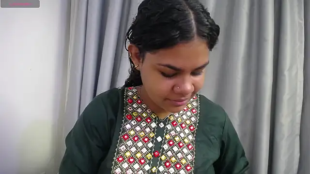 Snapshot of yaazhinii chatting on 16, 6, 2026 yaazhinii online show from 16, 6, 2026