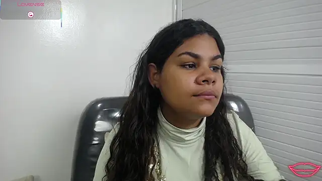 Snapshot of yaazhinii chatting on 19, 6, 2026 yaazhinii online show from 19, 6, 2026