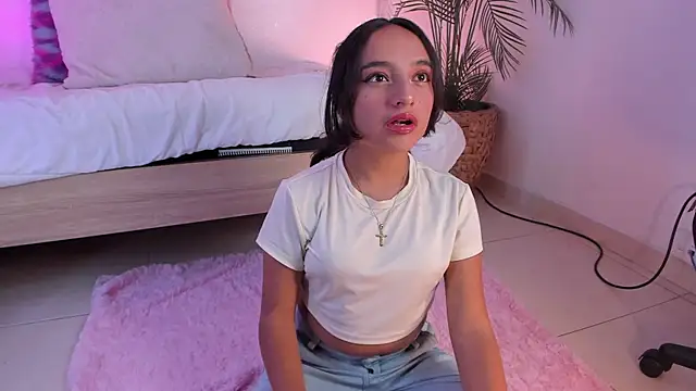  emily jonexs online show from 25, 4, 2026
