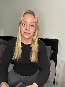 Snapshot of emily-becker22 chatting on 18, 2, 2026 emily-becker22 online show from 18, 2, 2026