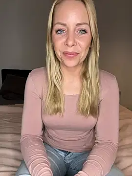 Snapshot of emily-becker22 chatting on 19, 3, 2026 emily-becker22 online show from 19, 3, 2026