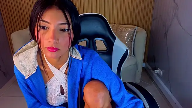 Snapshot of Perla_Moon_Tx chatting on 5, 3, 2026 Perla Moon Tx online show from 5, 3, 2026