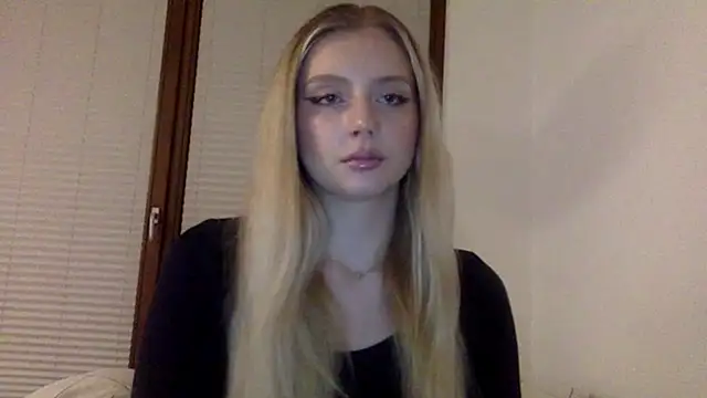 Snapshot of MayaWetDream chatting on 3, 3, 2026 MayaWetDream online show from 3, 3, 2026