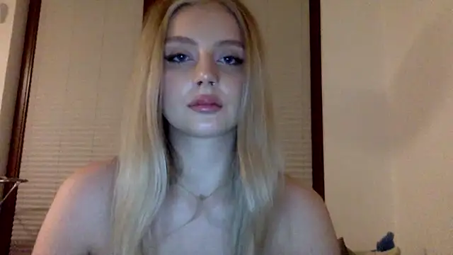 Snapshot of MayaWetDream chatting on 17, 3, 2026 MayaWetDream online show from 17, 3, 2026