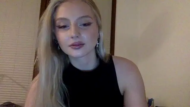 Snapshot of MayaWetDream chatting on 19, 3, 2026 MayaWetDream online show from 19, 3, 2026