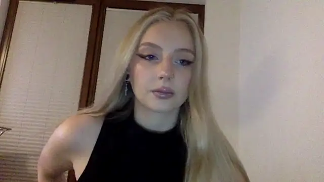 Snapshot of MayaWetDream chatting on 22, 3, 2026 MayaWetDream online show from 22, 3, 2026