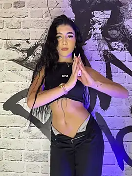 BadLilAngelXXX online show from 26, 6, 2026