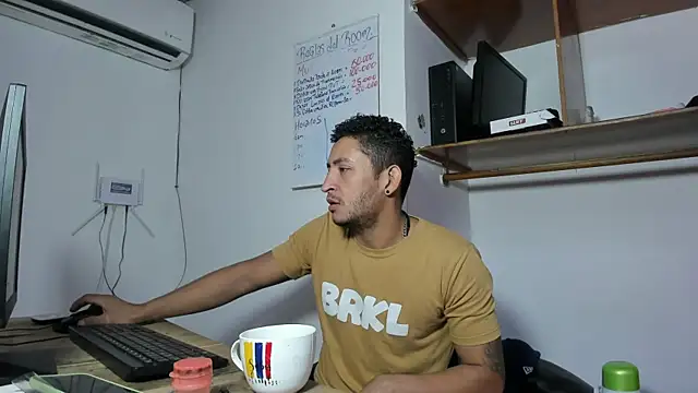 Snapshot of Party_Star1 chatting on 6, 8, 2026 Party Star1 online show from 6, 8, 2026
