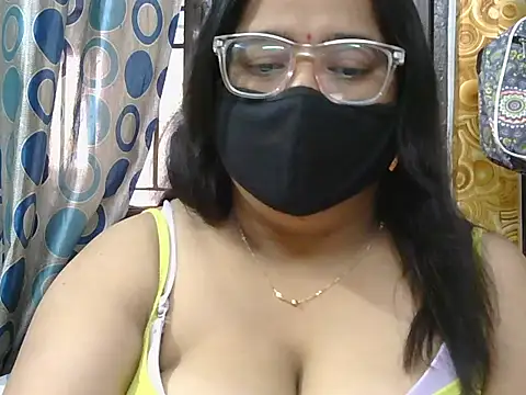 GangbangCouple online show from 14, 4, 2026