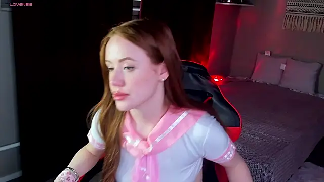 Snapshot of RoseShelton chatting on 7, 3, 2026 RoseShelton online show from 7, 3, 2026