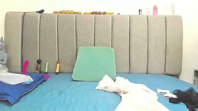 Giselle James online show from 11, 3, 2026