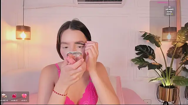 Nicole Whittee online show from 21, 3, 2026