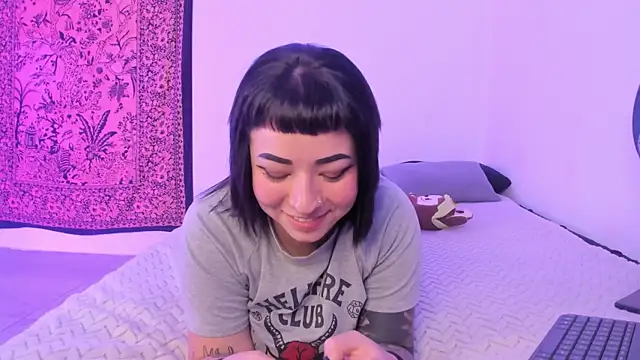 Snapshot of Aria_x_Orien_ chatting on 7, 4, 2026 Aria x Orien online show from 7, 4, 2026