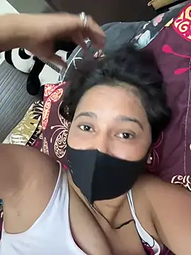 raavigirl online show from 18, 3, 2026