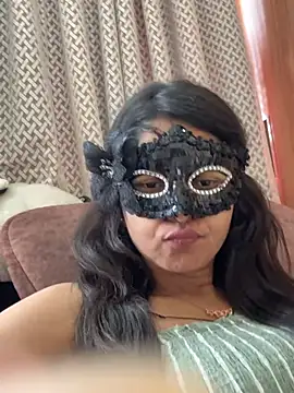 raavigirl online show from 7, 5, 2026