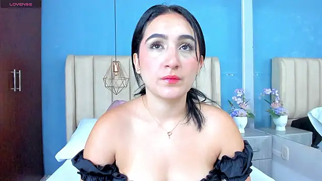 Hilary dolce online show from 21, 3, 2026