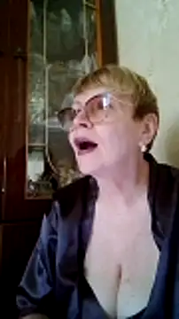 SophieBurns online show from 25, 6, 2026