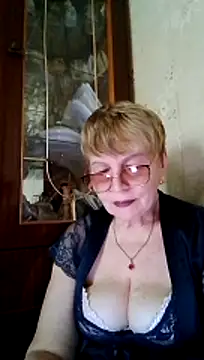 SophieBurns online show from 5, 8, 2026