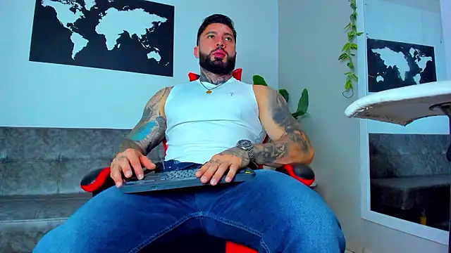 Snapshot of Alessrose chatting on 4, 3, 2026 Alessrose online show from 4, 3, 2026