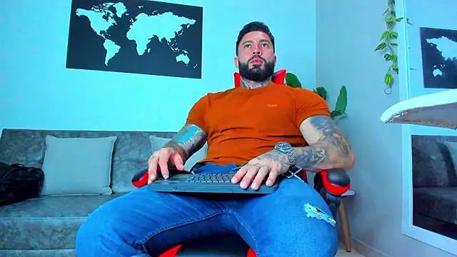 Snapshot of Alessrose chatting on 5, 3, 2026 Alessrose online show from 5, 3, 2026