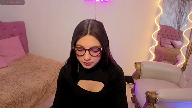 Snapshot of MAHYRA_TAY chatting on 4, 3, 2026 MAHYRA TAY online show from 4, 3, 2026