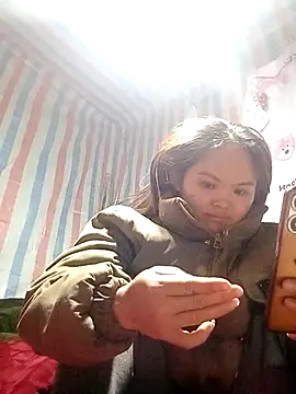 Snapshot of Luminana chatting on 10, 3, 2026 Luminana online show from 10, 3, 2026