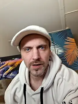 Snapshot of SwatRocShy chatting on 12, 3, 2026 SwatRocShy online show from 12, 3, 2026