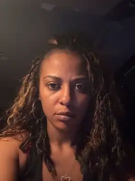 Snapshot of Goldie_Glows63 chatting on 12, 3, 2026 Goldie Glows63 online show from 12, 3, 2026