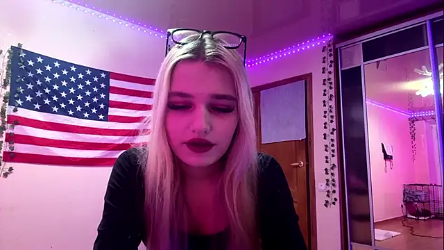 MiaBerlateen online show from 8, 3, 2026