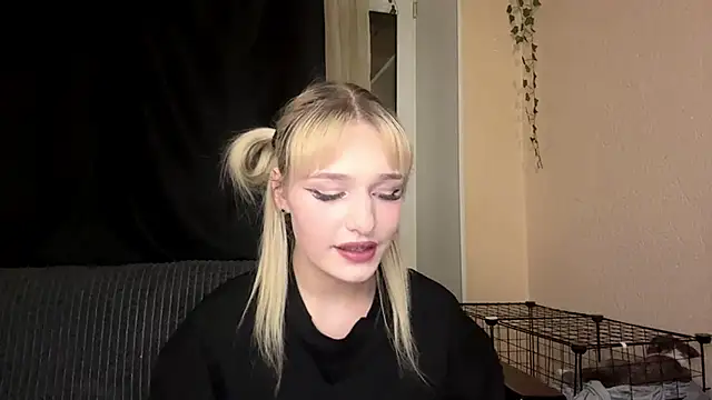 MiaBerlateen online show from 21, 3, 2026