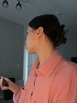  luna fox  online show from 9, 2, 2026