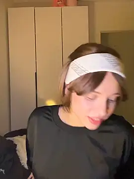  luna fox  online show from 25, 3, 2026