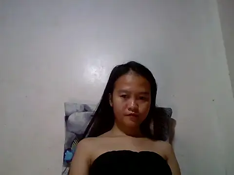 Yourlilpinayy online show from 28, 4, 2026
