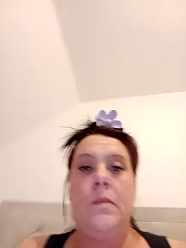 Snapshot of louisa36 chatting on 5, 3, 2026 louisa36 online show from 5, 3, 2026