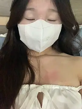 Snapshot of Rin-yiyi chatting on 4, 3, 2026 Rin-yiyi online show from 4, 3, 2026