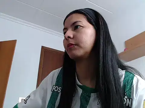 Snapshot of ZeforAitanna chatting on 4, 3, 2026 ZeforAitanna online show from 4, 3, 2026