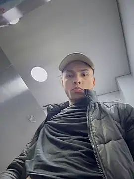 Snapshot of Eros_lee chatting on 6, 3, 2026 Eros lee online show from 6, 3, 2026