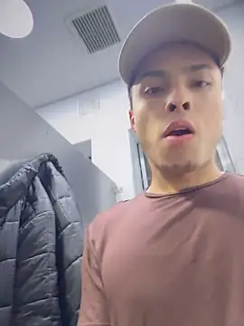 Snapshot of Eros_lee chatting on 17, 3, 2026 Eros lee online show from 17, 3, 2026