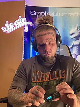 Snapshot of Smokebluntafterblunt chatting on 4, 3, 2026 Smokebluntafterblunt online show from 4, 3, 2026