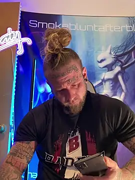 Snapshot of Smokebluntafterblunt chatting on 6, 3, 2026 Smokebluntafterblunt online show from 6, 3, 2026