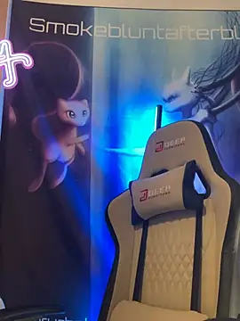 Snapshot of Smokebluntafterblunt chatting on 13, 3, 2026 Smokebluntafterblunt online show from 13, 3, 2026