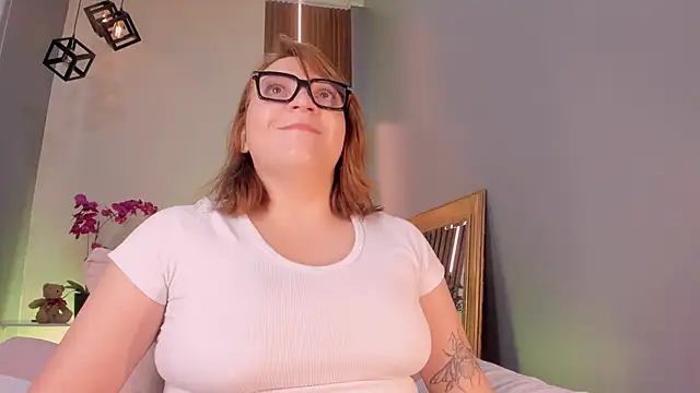 Snapshot of SimonaStar chatting on 2, 3, 2026 SimonaStar online show from 2, 3, 2026