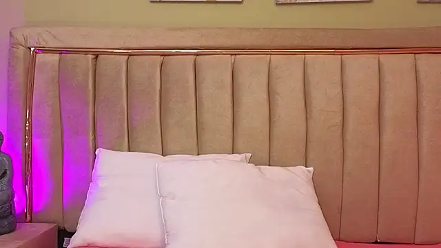 Mia Naive online show from 19, 3, 2026