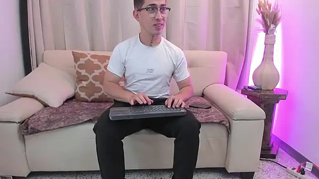 Tommas Jhonson online show from 17, 2, 2026