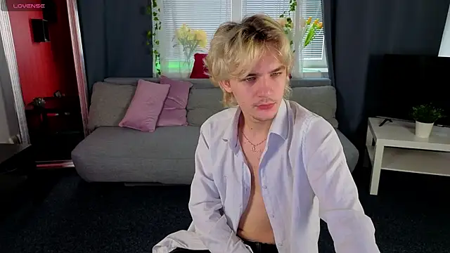 Snapshot of JameMiller chatting on 4, 3, 2026 JameMiller online show from 4, 3, 2026